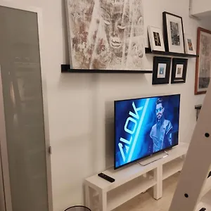 Villa Mini House Loft 25m2 In, Barcellona